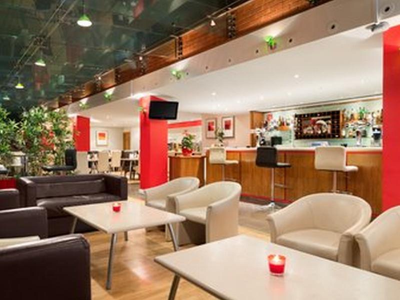 Ramada Hounslow - Heathrow East Exterior photo