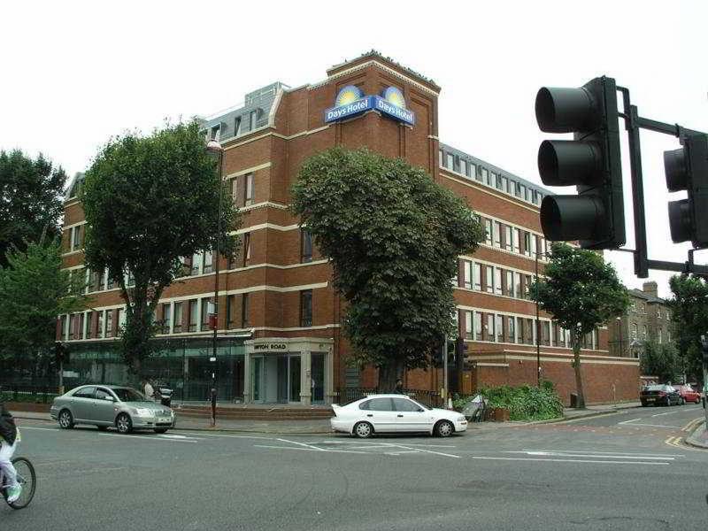 Ramada Hounslow - Heathrow East Hotel Exterior photo