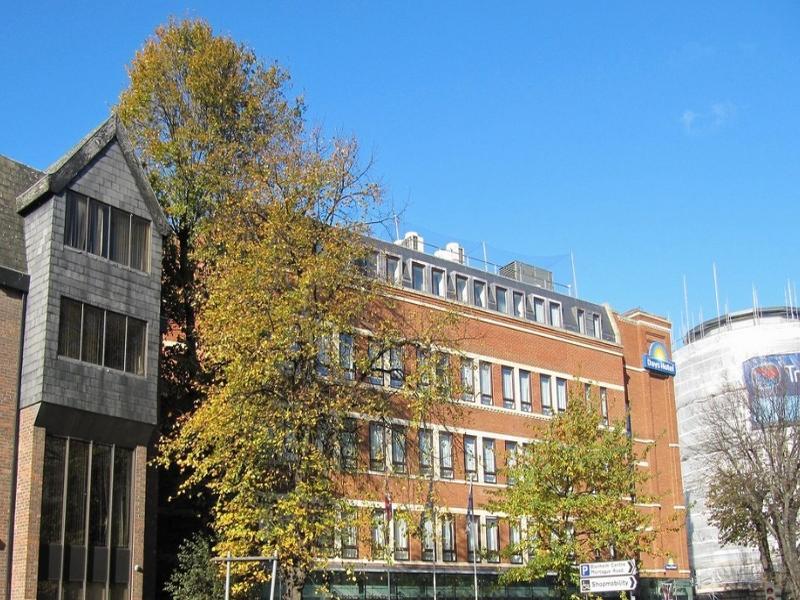 Ramada Hounslow - Heathrow East Exterior photo