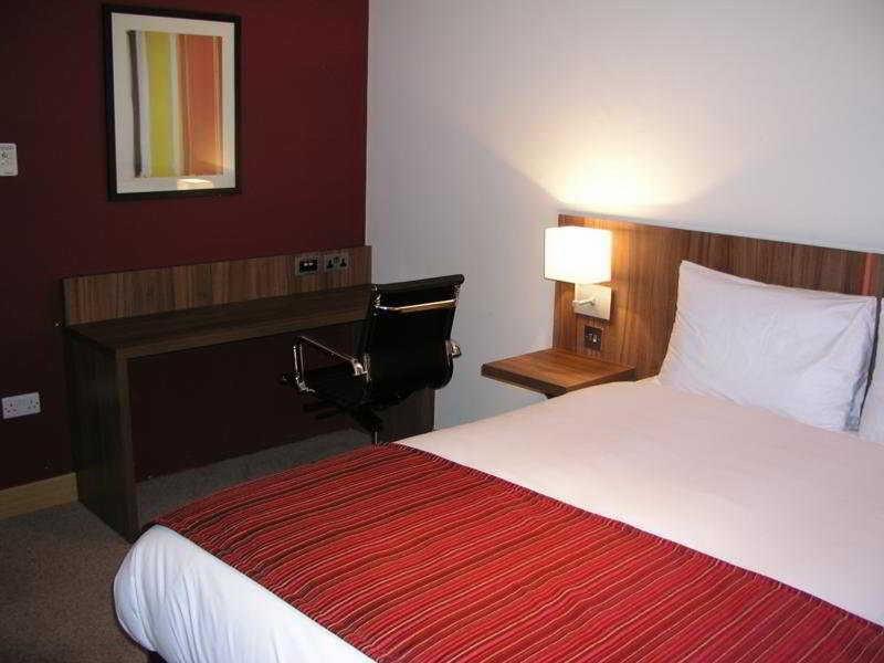 Ramada Hounslow - Heathrow East Hotel Room photo