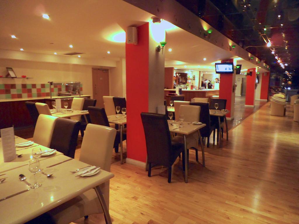 Ramada Hounslow - Heathrow East Exterior photo