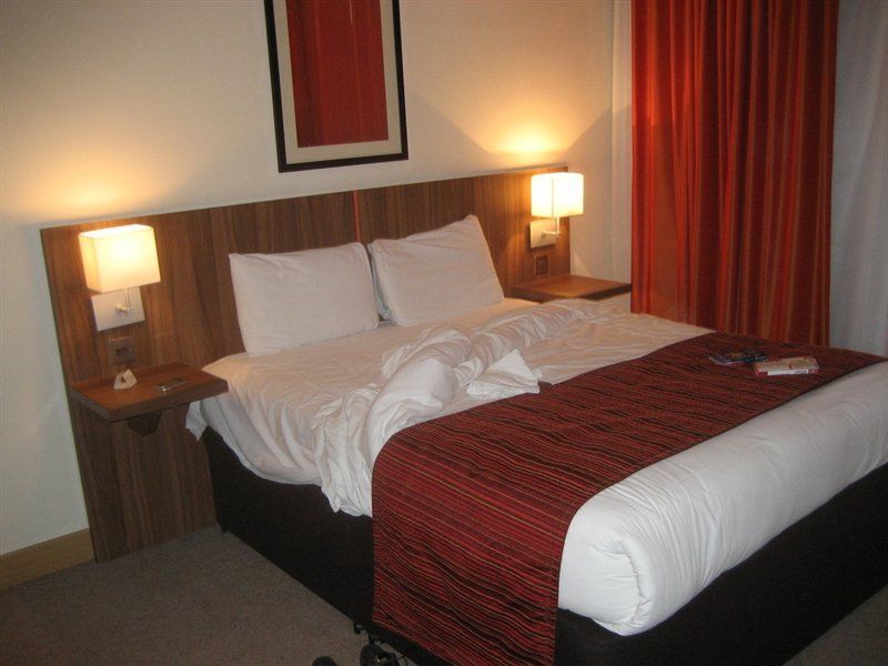 Ramada Hounslow - Heathrow East Exterior photo