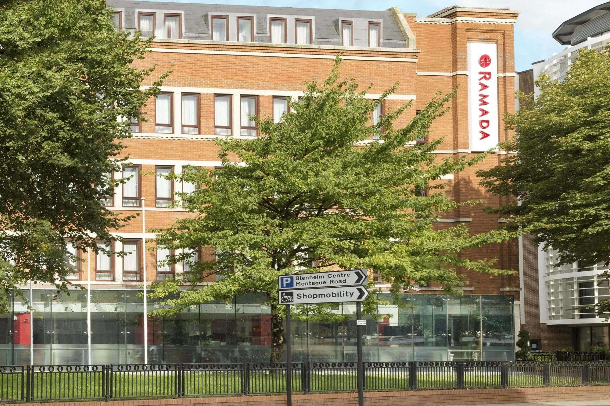 Ramada Hounslow - Heathrow East Exterior photo
