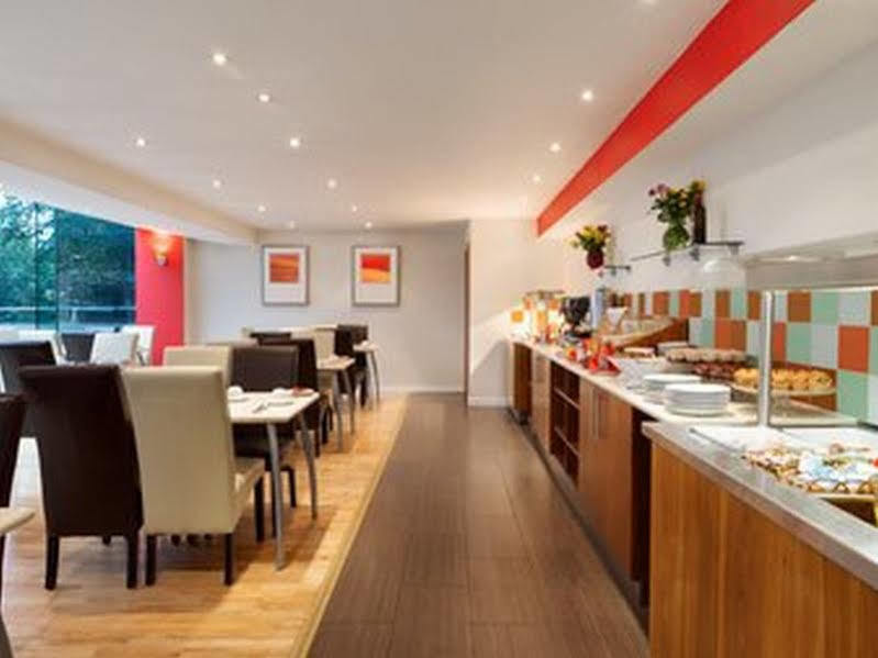 Ramada Hounslow - Heathrow East Exterior photo