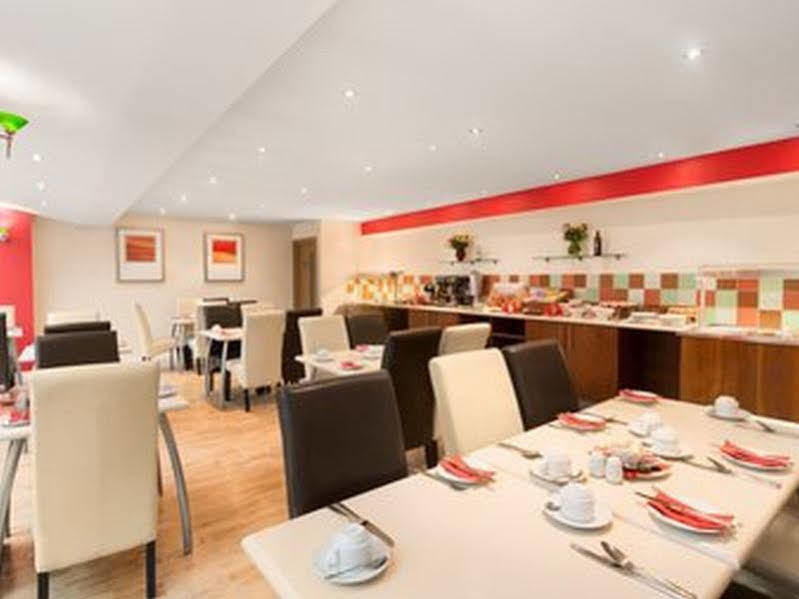 Ramada Hounslow - Heathrow East Exterior photo