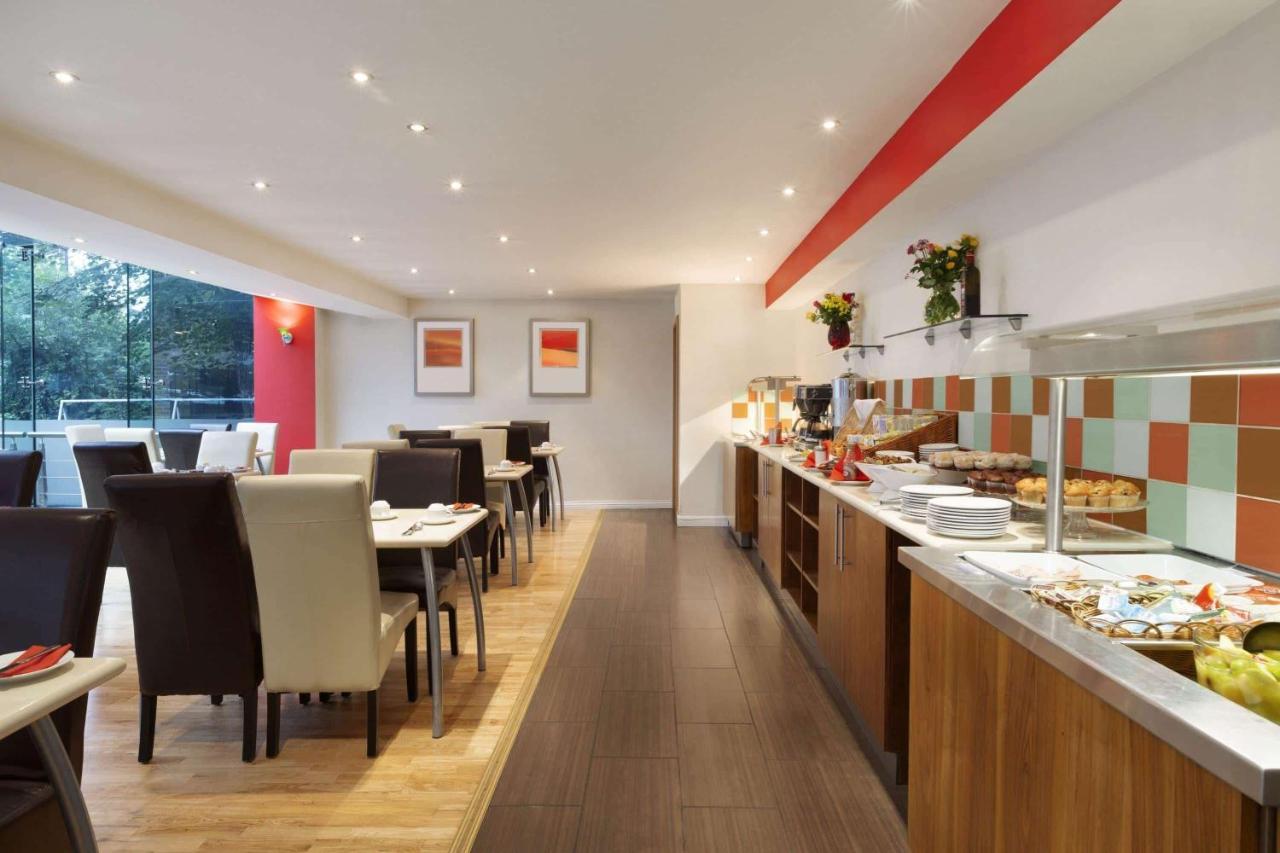 Ramada Hounslow - Heathrow East Exterior photo