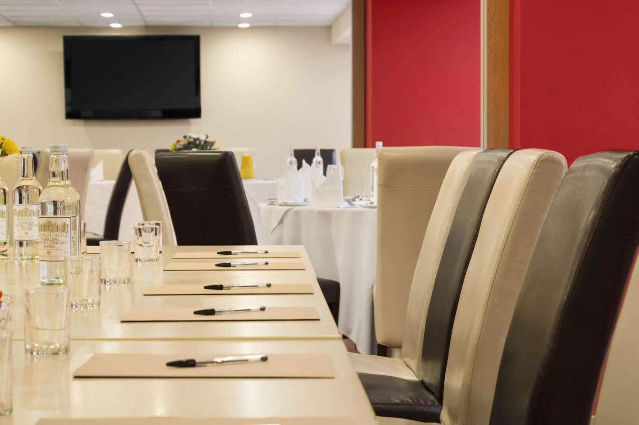 Ramada Hounslow - Heathrow East Exterior photo