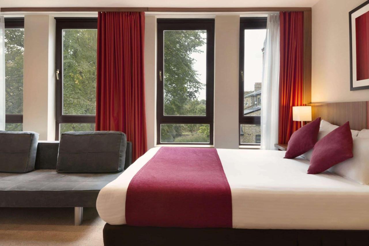 Ramada Hounslow - Heathrow East Exterior photo