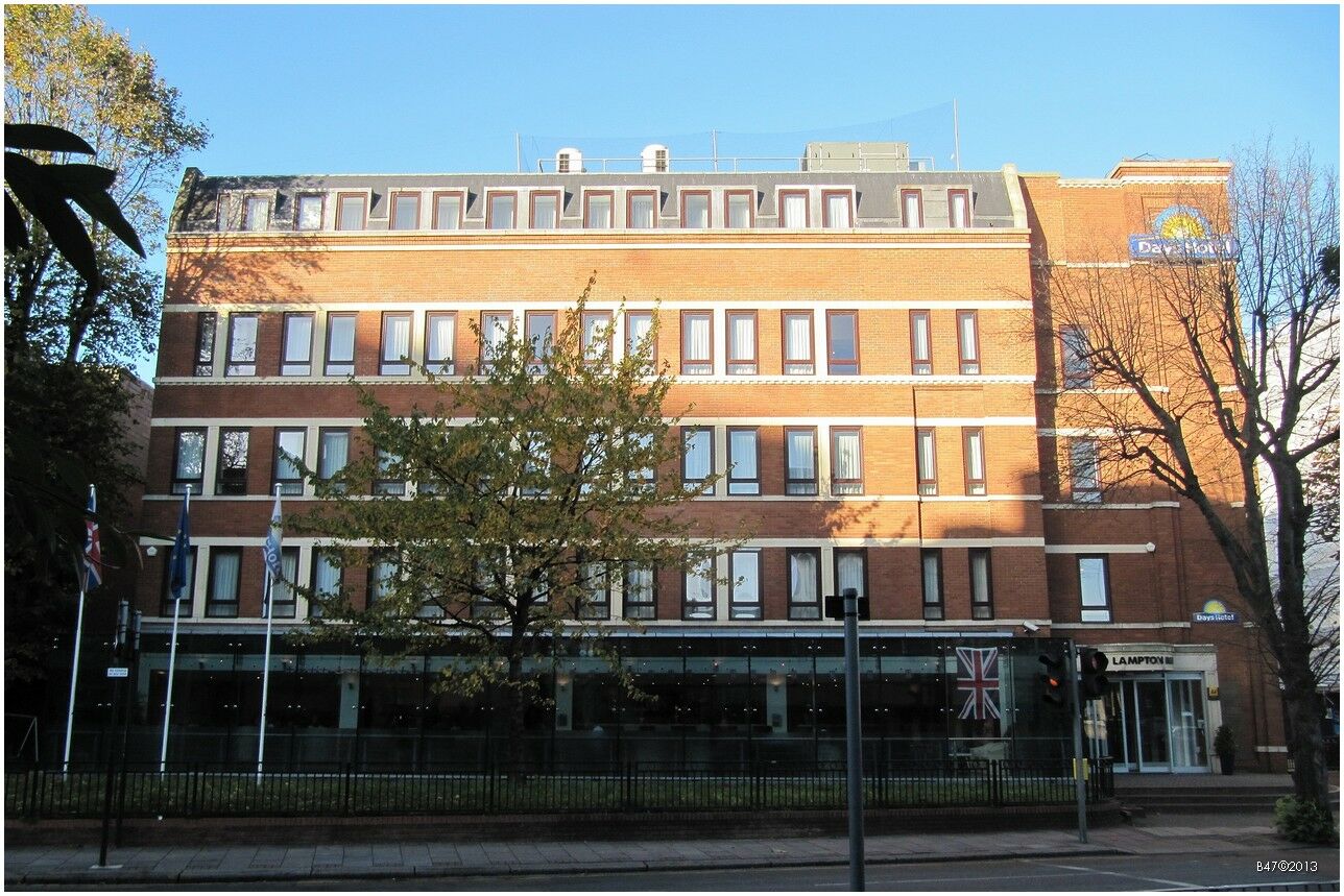 Ramada Hounslow - Heathrow East Exterior photo